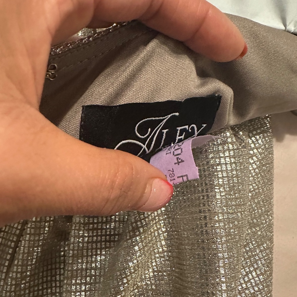 Dress - Picture 3 of 5